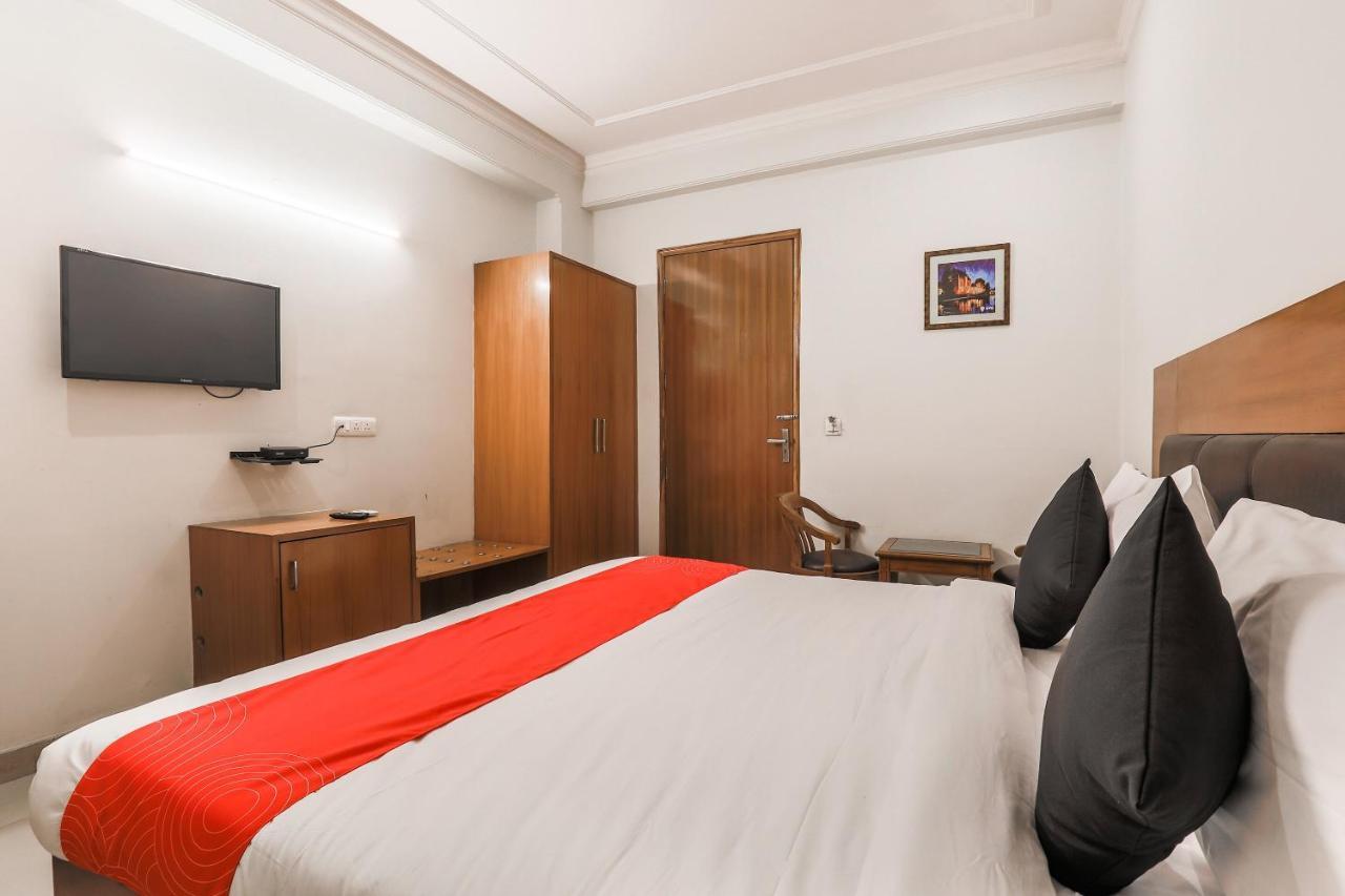 Collection O 426 Red Carpet Hotels Noida Kültér fotó